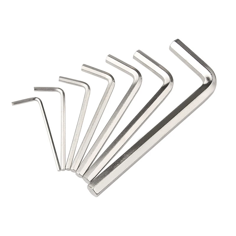 Clé Allen du kit micro outils entretien de précision insérée dans une vis, illustrant l'utilisation du jeu de 7 clés mini hexagonales.