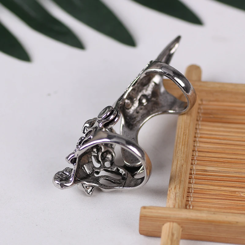 Gothic Dragon Skull Joint Claw Ring Steampunk Pearl Rhinestone Ring Statement Men&rsquo;S Gift Cool Party Jewelry finger ring badminton t shirt