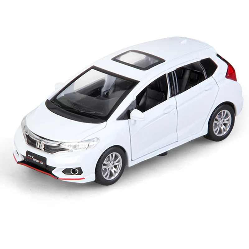 1:32 Honda Fit Металлический Игрушечный литой автомобиль литые игрушечные транспортные средства Модель автомобиля игрушки люк хэтчбек вытяжной автомобиль для детей