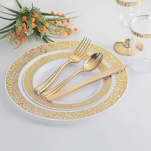 Новинка 150 шт Золотые пластиковые тарелки с одноразовыми пластиковыми столовыми изделиями, кружевные дизайнерские Свадебные вечерние пластиковые столовые наборы для всех