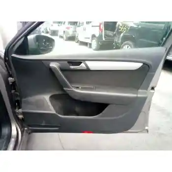 

TRIM RIGHT FRONT DOOR VOLKSWAGEN PASSAT LIM. (362)