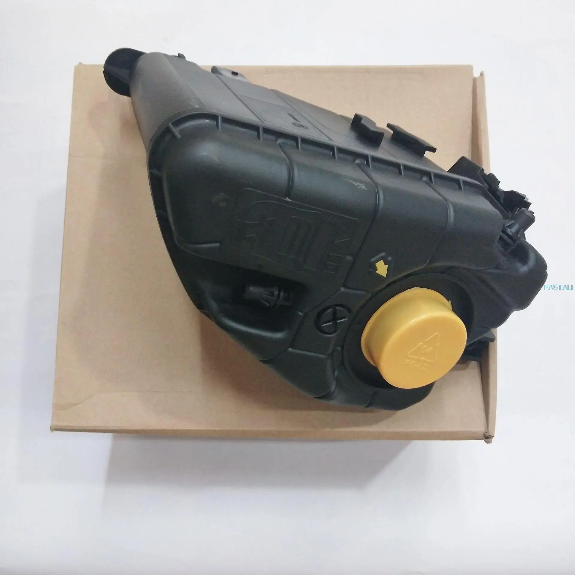BMW G30 G31 스프레이 병 확장 병 액체 저장 탱크 17138610656 자동차 액세서리 수리 부품 고품질
