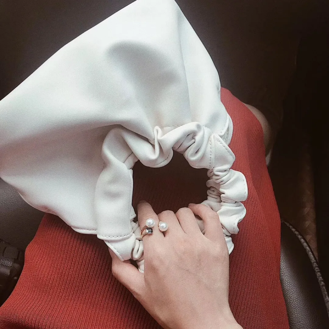 

2019 high-end female bag ring wrinkle handbag French minimalist Messenger bag mobile phone purse leather handbags banquet bag