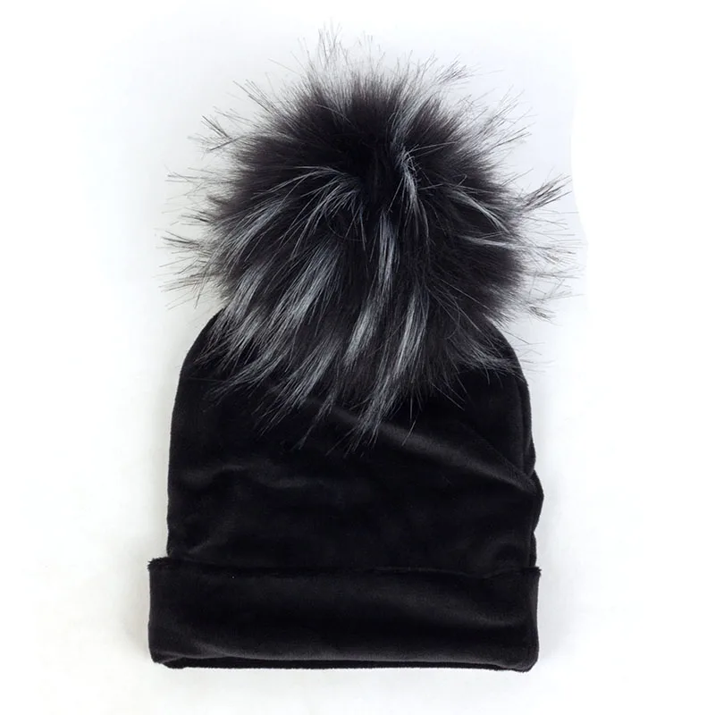 Geebro Newborn Baby Velvet Soft Thicken Beanies With Pom Pom Faux Fur Hairball Toddler Winter Warm Ear Hats Solid Color DK944 - Цвет: Black11
