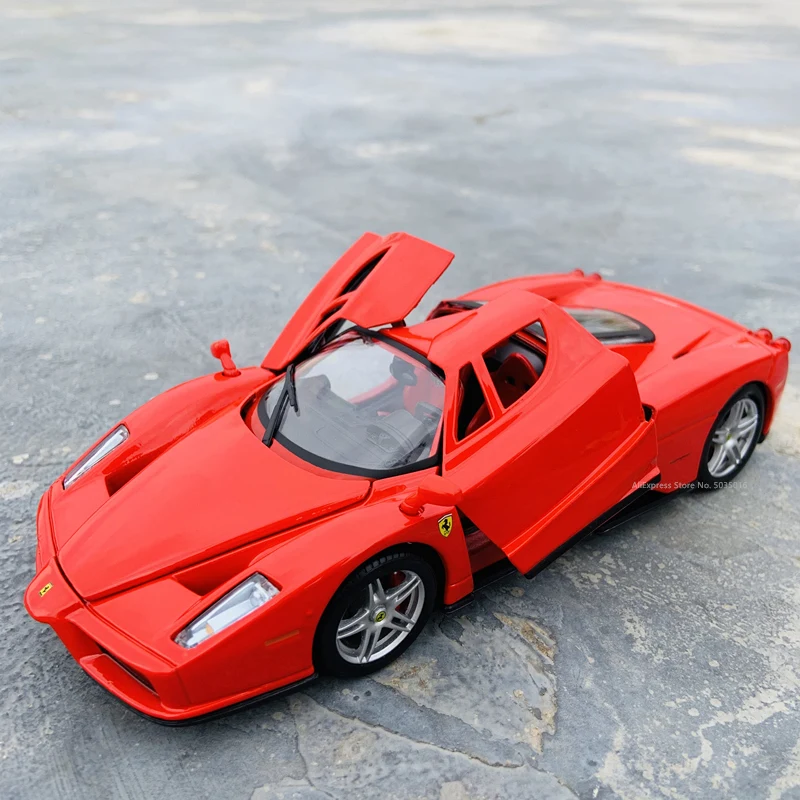 Bburago 1:24 коллекция Ferrari Enzo от производителя Авторизованная модель автомобиля из