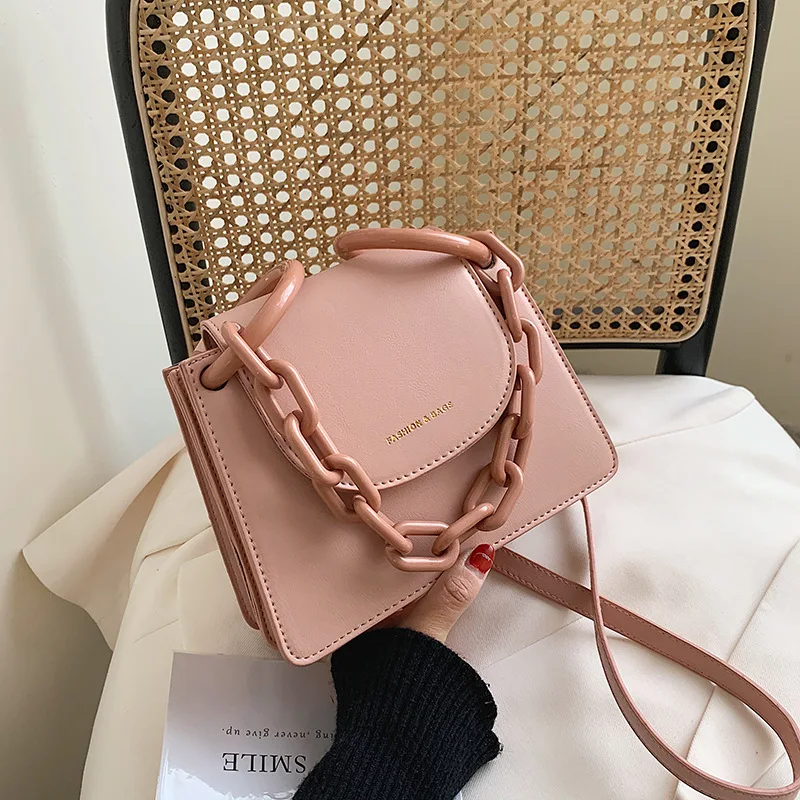 

OLUOLIN Luxury Fashion Acrylic Chain Messenger Bag PU Leather Handbags 2020 New Lady's Shoulder Bag Street Phone Pouch