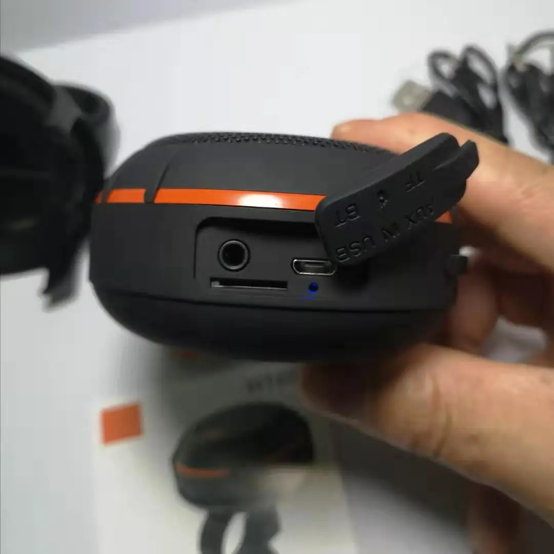 Беспроводная bluetooth-колонка для езды на велосипеде, спортивный сабвуфер, вставляемая карта, fm-радио, 10 часов работы от аккумулятора