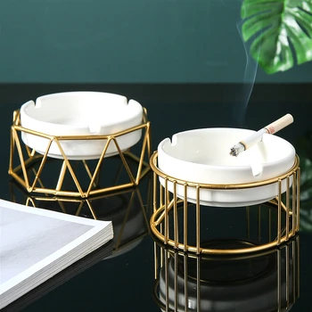 

Creative Iron Frame Coffee Table Office Desktop Luxury Ashtray Home Decoration Modern Home Decor Ashtray Gift for Boyfriend