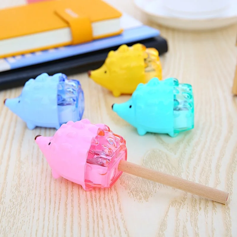 

1 pcs Hedgehog Cute Cartoons Students Pencil Sharpener (Color: Multicolor)RANDOM