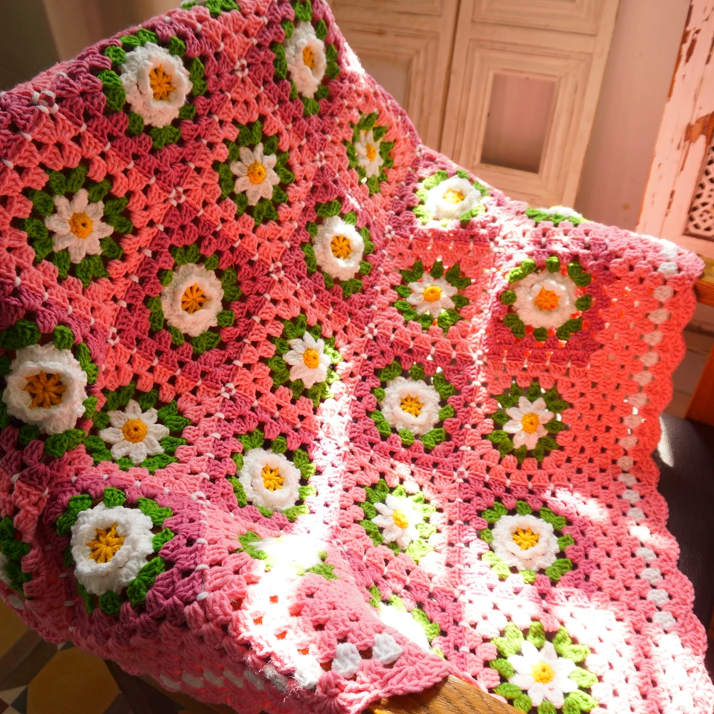 Couverture pour bébé faite main au crochet | Carré grand-mère rose et blanc - France