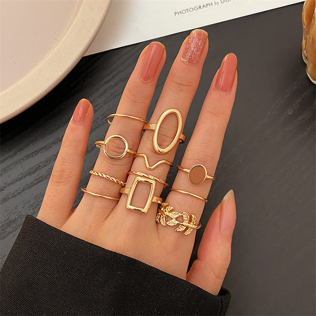 Gothic Heart Ring Set for Women Black Dice Vintage Hip-Hop Silver Plated Retro Rhinestone Charm Butterfly Finger Jewelry