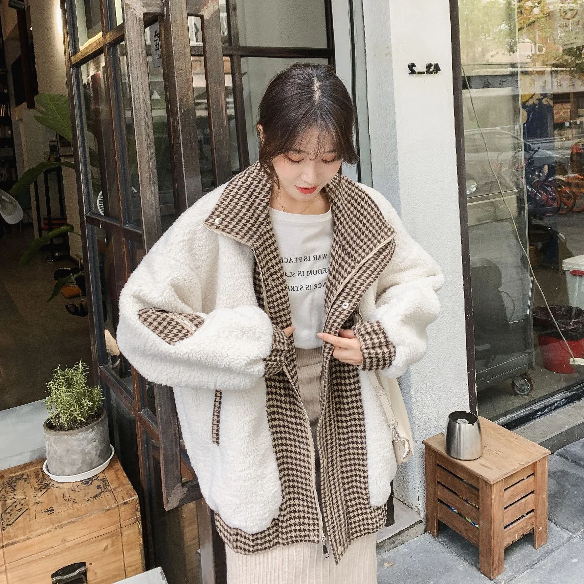 

Photo Shoot CHIC Ladies' Lambs Wool Beige White Loose-Fit Stand Collar Single Breasted Thousands of Birds Joint Mock Two-Piece C