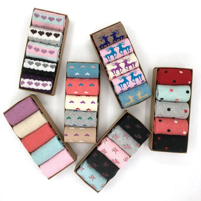 Retro Thickening Women Socks Autumn Winter Rabbit Wool Patchwork Socks Female Christmas Series 5 Colors Mid Tube Socks Gift Box