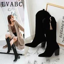 Г. Новые женские сапоги до колена модные замшевые сапоги с металлическими элементами зимняя обувь на молнии, не сужающемся книзу массивном каблуке, с металлическим украшением, 33-46