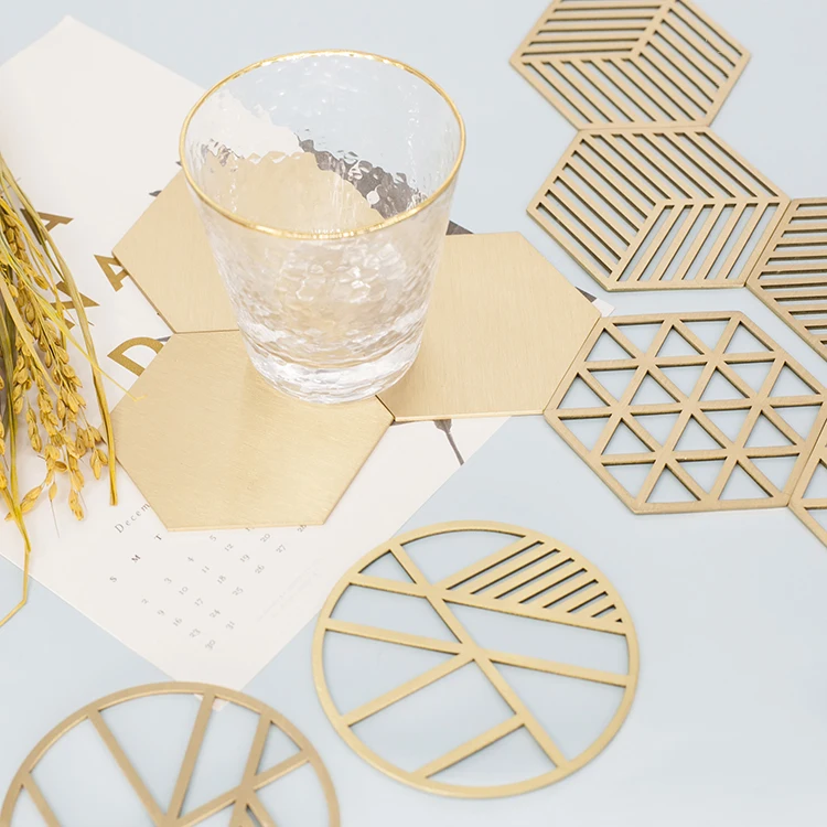 

Nordic Style Brass Coaster Simple Golden Wine Coaster Hexagonal/Round Coffee Cup Mat ins Tabletop Decoration Metal Coaster