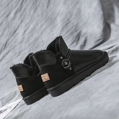 Snow boots women 2020 winter women's shoes new wild plus velvet thickening warm flat-bottomed large size women's boots