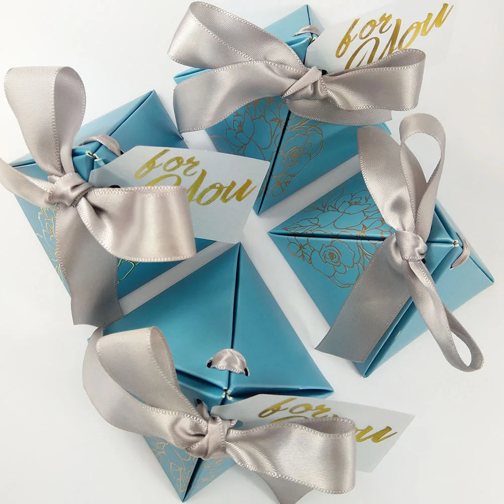 

New Gift Box Triangular Pyramid Paper Candy Boxes Wedding Favors Packing THANKS Card & Ribbon Party Supplies Wedding Decoration