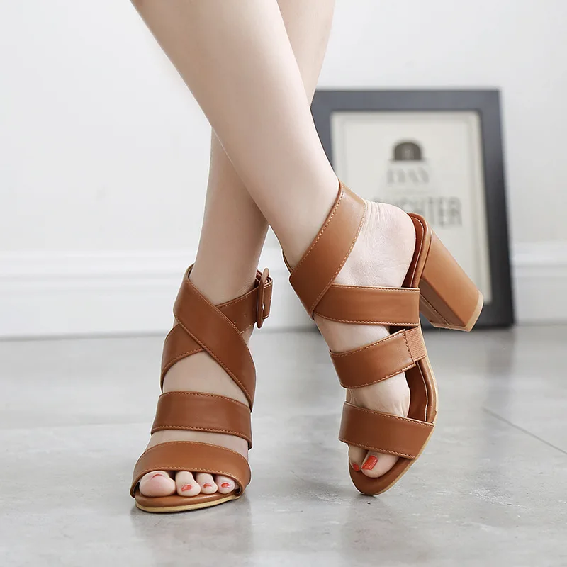 

2019 Spring And Summer Ozhouzhan Retro England Rome Chunky-Heel Ultra-High-Heel round Open Toe Sandals 305