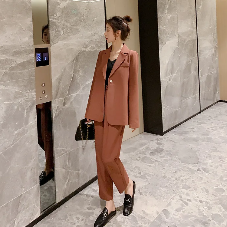 

Korean-style Network Red Wind Elegant Small Suit Coat Casual Two-Piece Set