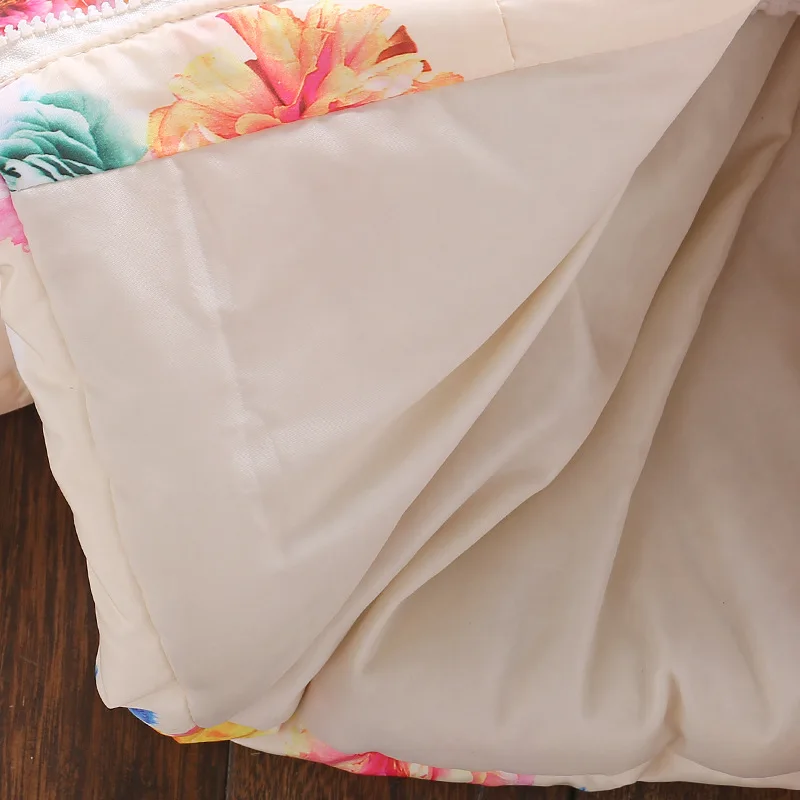 7606486170_346669714