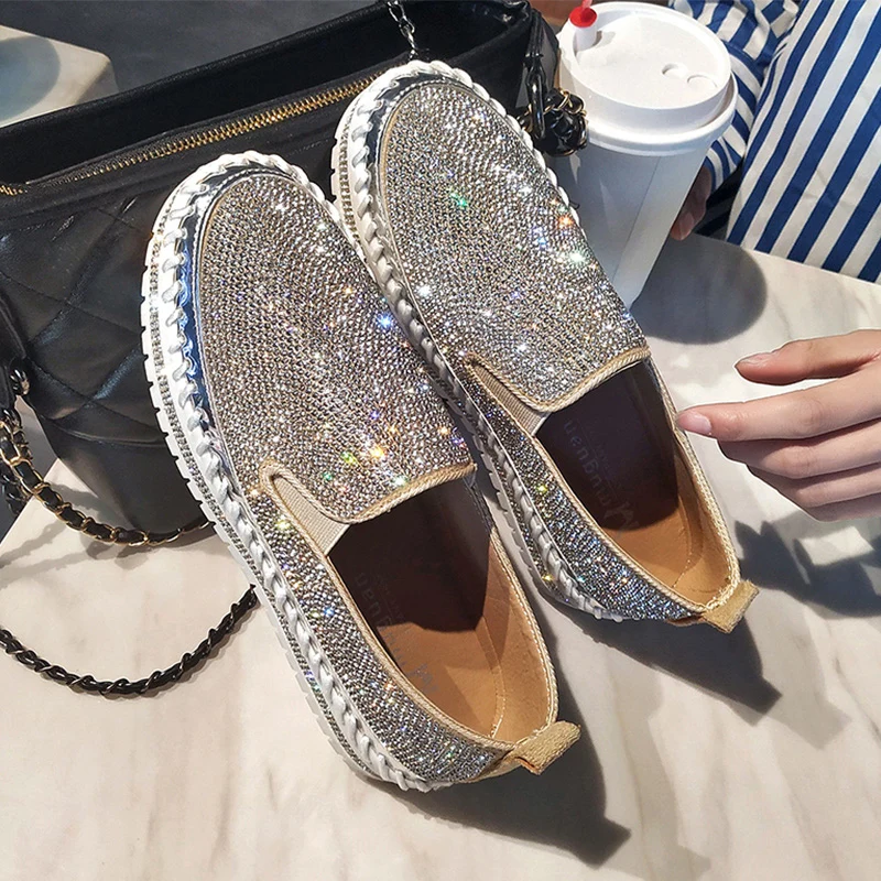 

New Canvas Shoes Woman Flats Fashion Rhinestone Slip On Round Toe Female Fisherman Shoes Loafers Street Shoot Casual Sneakers
