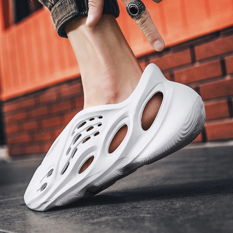 2020 new fashion EVA unisex Kanye female foam runner summer men's non-slip casual beach slippers male sandals hole garden shoes