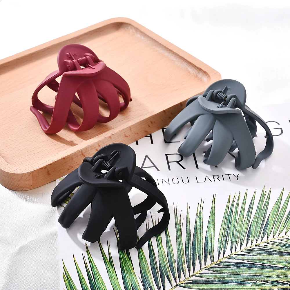 Women Girls Geometric Hair Claw Clamps Metal Hair Crab Moon Shape Hair Claw Clip Solid Color Hairpin Large Size Hair Accessories
