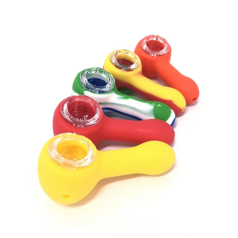 

Silicone Small Pipe Travel Unbreakable Skull Silicone Smoking Pipe Tobacco Cigarette Fitting Weed Crusher Random Color