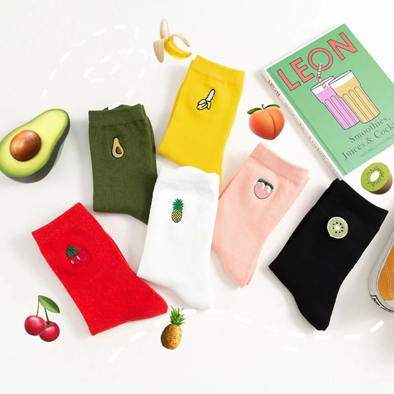 Nette-Cartoon-Obst-Druck-Avocado-Banana-Kirsche-Pfirsich-M-dchen-Kawaii-Socken-meias-Koreanische-Harajuku-Stickerei