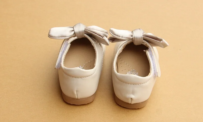 Детская противоскользящая мягкая обувь для девочек из искусственной кожи однотонного цвета с бантом и круглым носком для Новорожденные Девочки Малыши принцесса