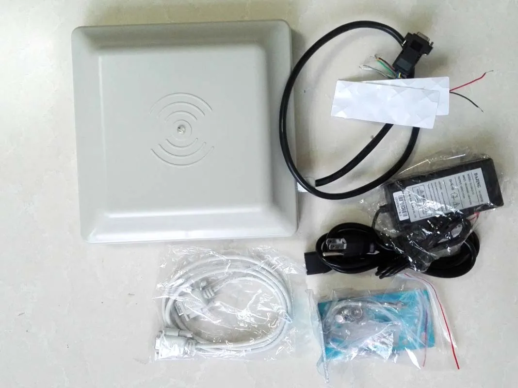 CE FCC сертификат 5-8m средний диапазон UHF RFID считыватель (WG26 RS23 TCP/IP опционально) |