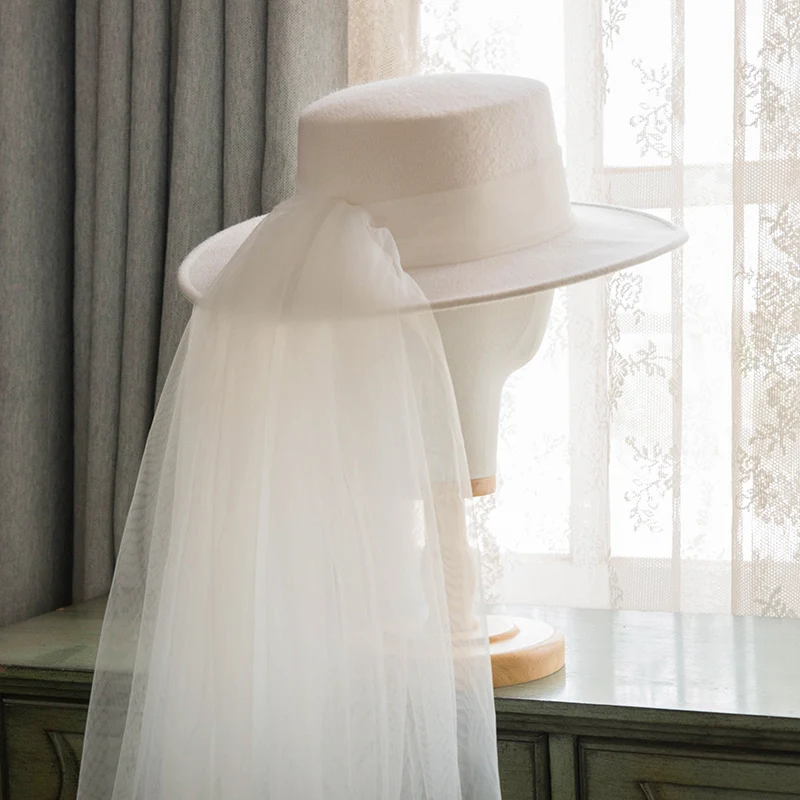 2021 New Arrival French Elegant Ivory Woolen Hat with Veil Winter Wedding Accessories bijoux de tete mariage ivory wedding veil with gold comb 2021 new arrival free shipping bridal veils high quality wedding accessories