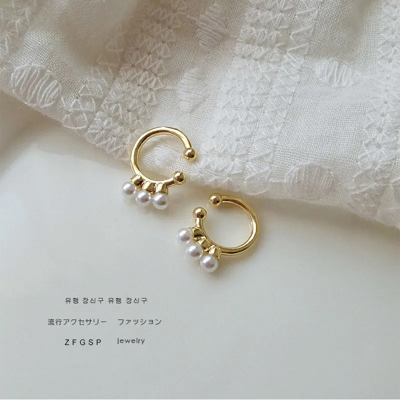 

Sweet Pearl Ear Clip Zirconia Round Earrings Women 2020 Retro Baroque Ear Cuff Clip On Cartilage Glamour Jewelry Hypoallergenic