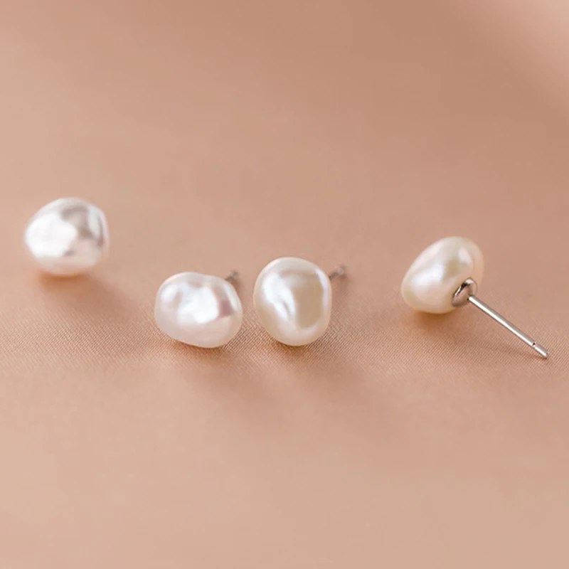 Pendientes Clásicos Con Dos Líneas De Perlas Blancas En Disminución