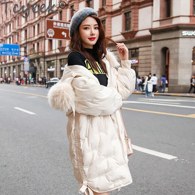 Рисунок 2 - Пуховик женский зимний с капюшоном