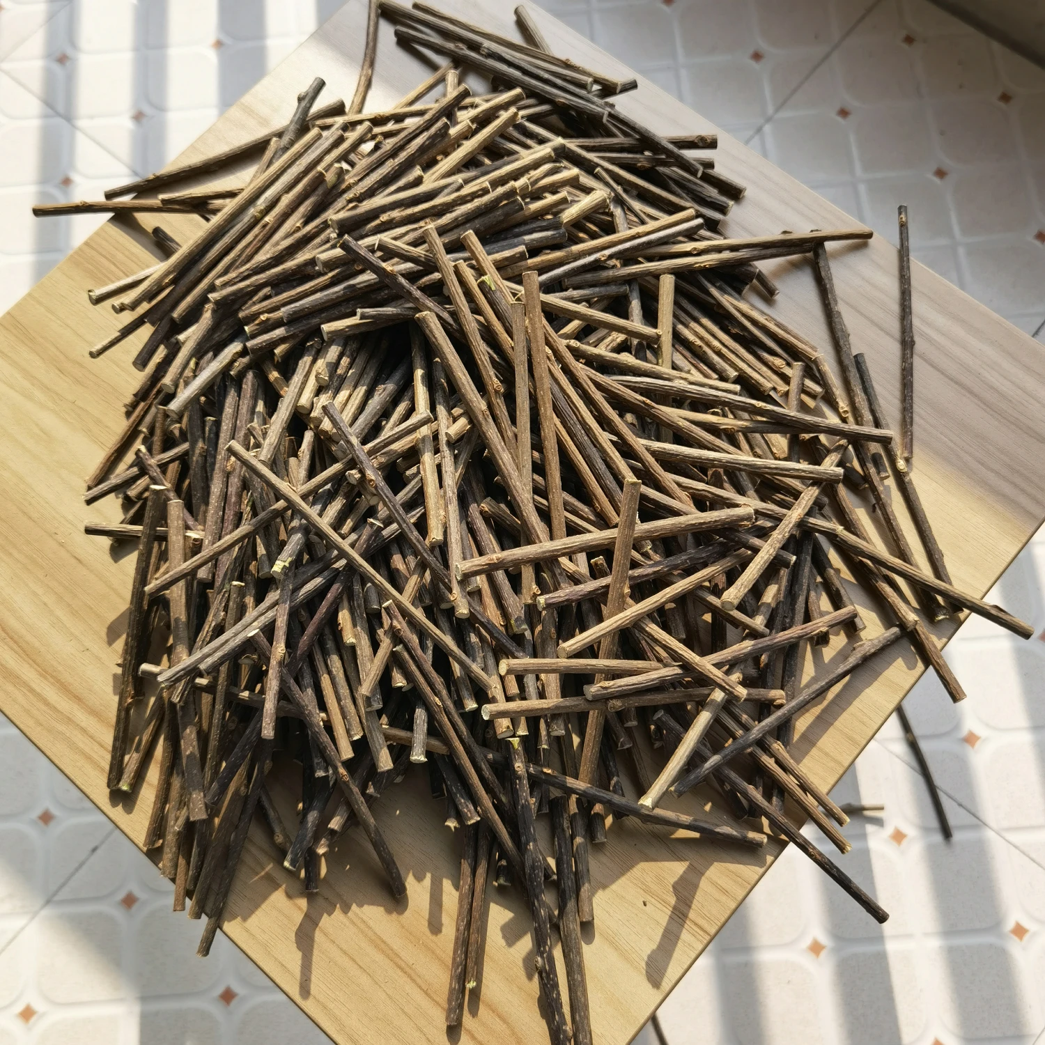 300/400/500g Silvervine Sticks for Cats, Natural Catnip Sticks Matatabi Chew Sticks Teeth Molar Chew Toys for Cat Kitten Kitty