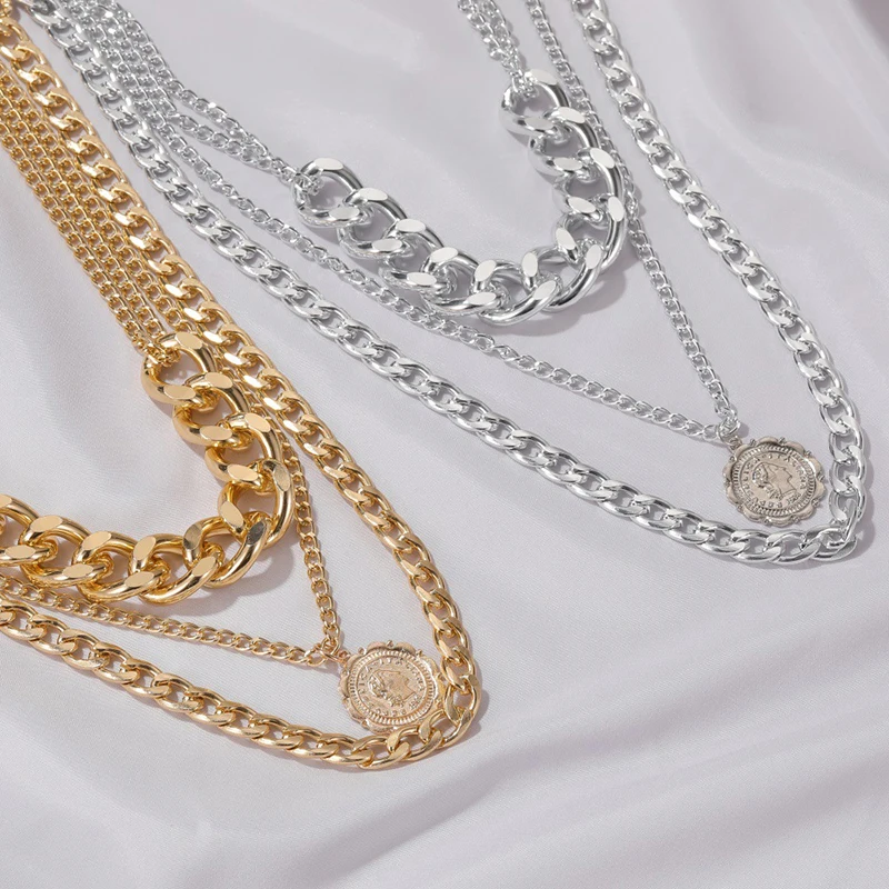 4pcs/Set Multi Layered Heart Chain Collar Choker Necklace for Women Punk Goth Aesthetic Cute Vintage Female Fashion Jewelry