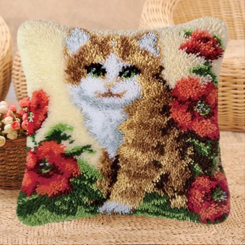 Latch Hook Pillow Kit 2