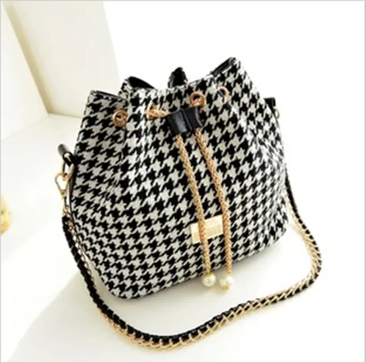 

New Style Fashion Casual Black And White Women's Bag Casual Lingge Chain WOMEN'S Bag Women handb