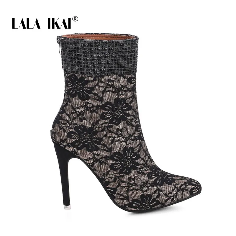 black LALA IKAI/пикантные Ботильоны на шнуровке Для женщин высокий тонкий каблук острый носок вечерние туфли-лодочки женский Стразы Зимние флисовые теплые сапоги C6257-4 - Цвет: black