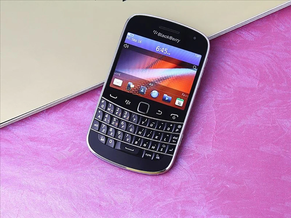 backmarket phones Original Unlocked Blackberry Bold Touch 9900 3G Mobile Phone QWERTY 2.8'' WiFi 5MP 8GB ROM BlackBerryOS Dakota Magnum CellPhone iphone x refurbished