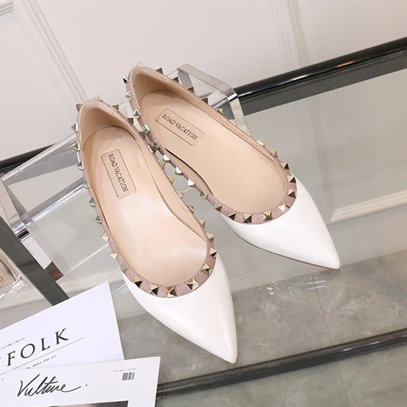 

Rivet Low Heel Single Shoes Womans 2020 New Pointed Black Genuine Leather Slip On Large Size Fashion Womens Shoes Pump