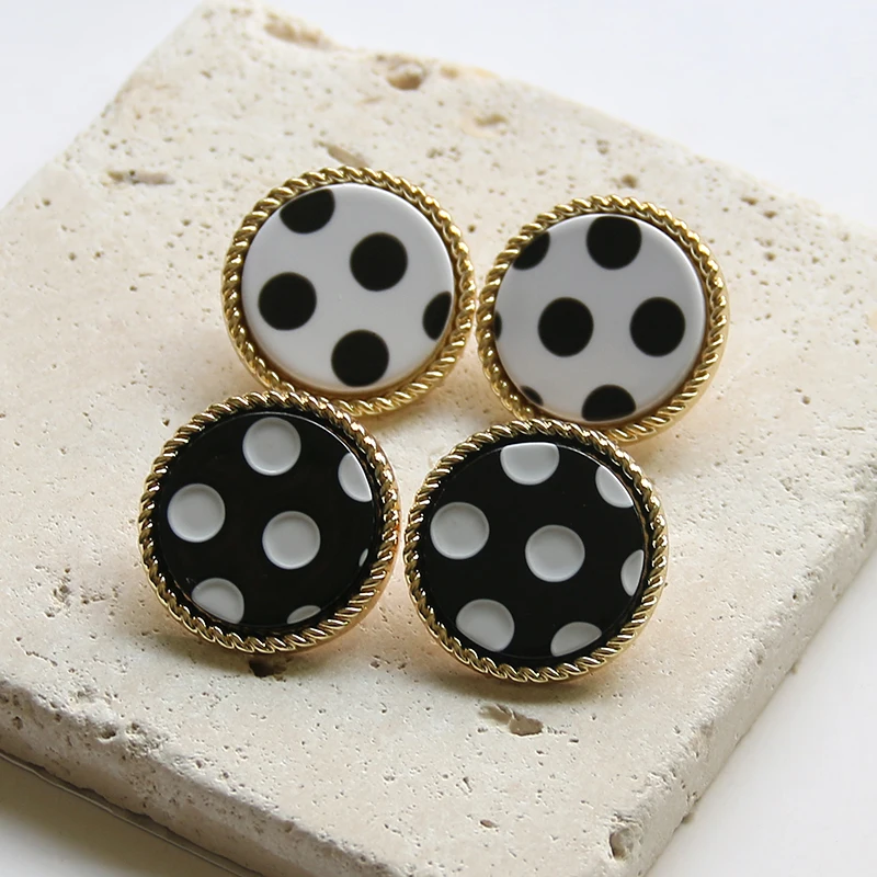 

Creative Simulation Button Stud Earrings Fahsion Wave Point Earrings for Women Round Alloy Frame Reisn Earring