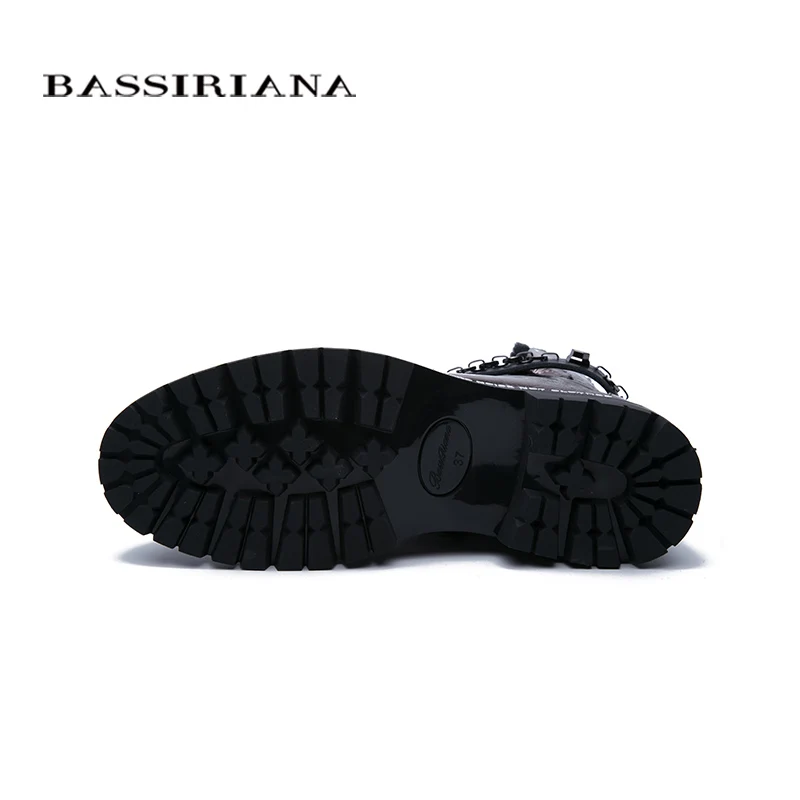 Best BASSIRIANA new. Snow boots. Natural fur to keep warm. Non slip bottom. Metal leather. Fashion brand new.