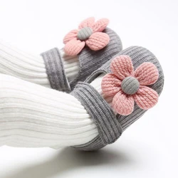 Zapatos de princesa para bebés y niñas, calzado Retro acanalado de punto con flores para primavera y otoño, de algodón con fondo suave para primeros pasos