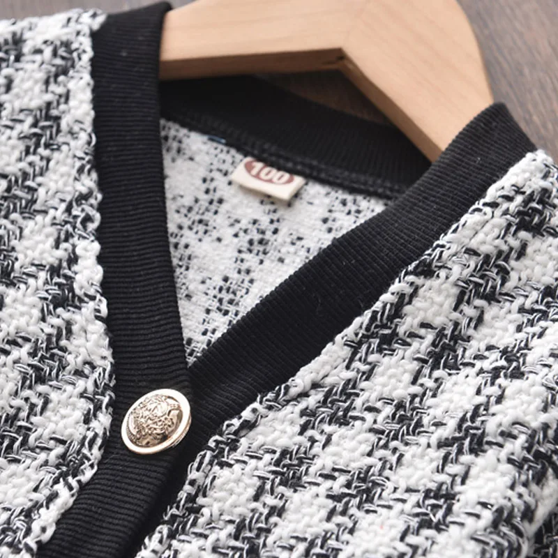 Рисунок 4 - Клетчатый топ с длинными рукавами