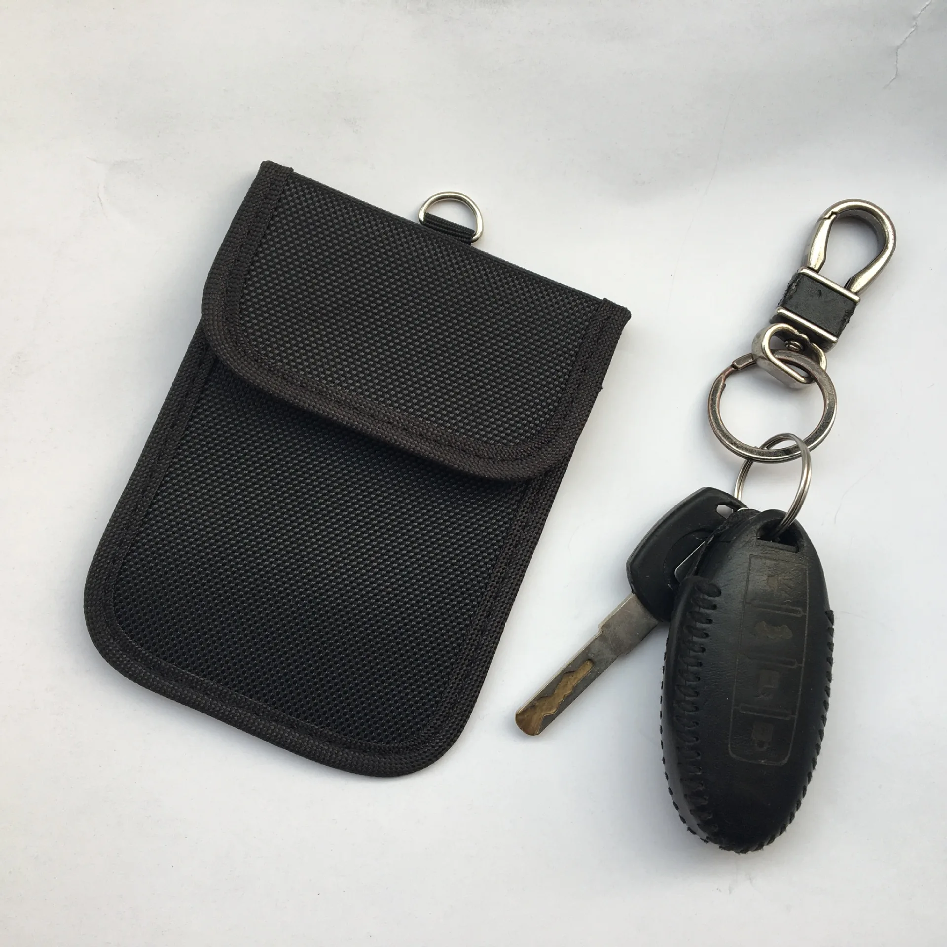 

New Products RFID Car Shielded Key Bag Anti-Theft Anti-loss Shielded Signal Non-Key System Shielded Bag