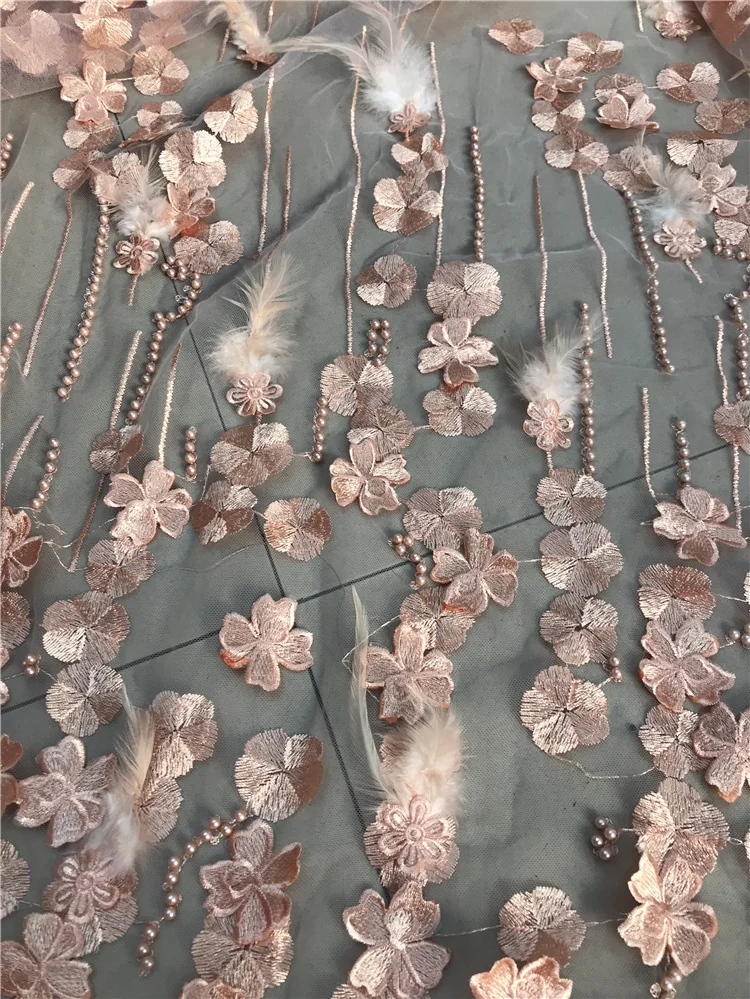 Высококачественная 3D аппликация с перьями и вышивкой из нежного бисера подходит