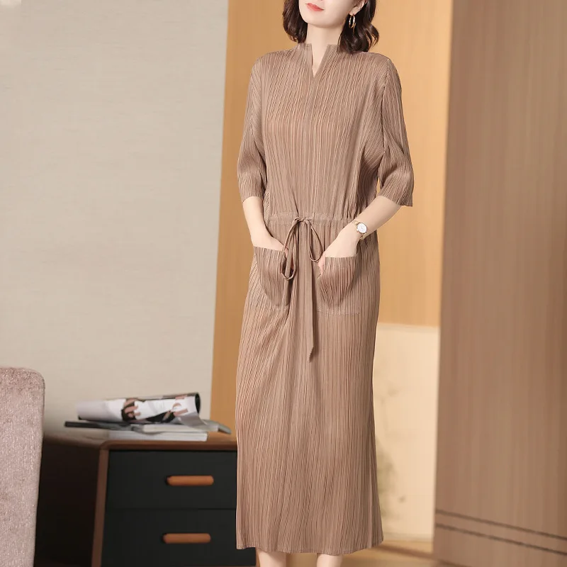 LANMREM solid color short-sleeved v-neck pleated pocket dress casual fashion loose plus woman autumn new TC966