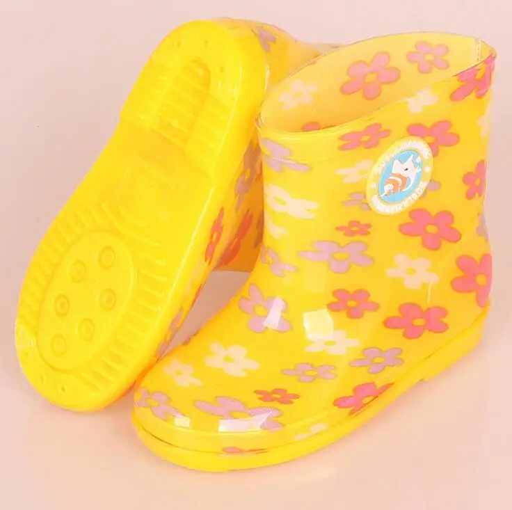 Новые детские ботинки детские дождевые ботинки с мультяшным принтом для девочек, детская непромокаемая обувь с бантом, водонепроницаемые детские резиновые сапоги обувь для младенцев - Цвет: Yellow flowers 005